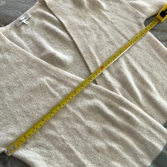 Madewell Edgewater Bubble-Sleeve Cardigan in Heather Smoke S Wool Alpaca Blend - Picture 5 of 9